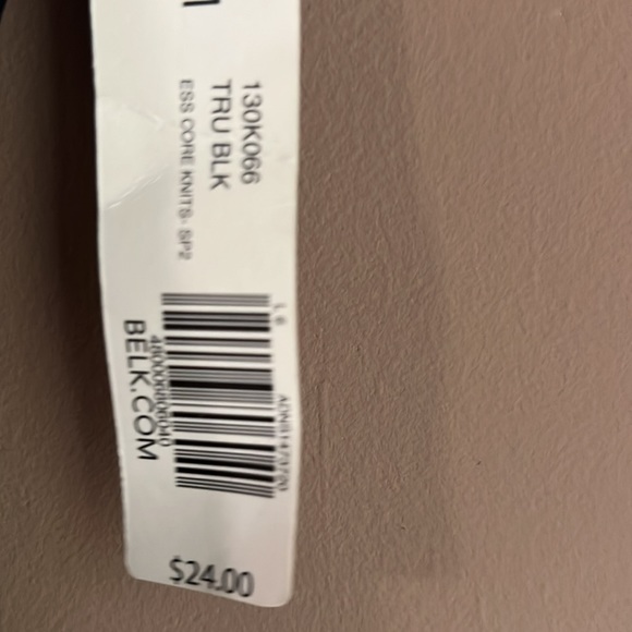 Brand new black tank top. Athletic stretch new direction size medium. Women’s. - Picture 4 of 5